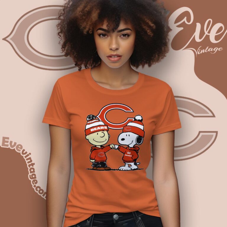 Charlie Brown And Snoopy Chicago Bears Shirt Women T Shirt Charlie Brown And Snoopy Chicago Bears Shirt Women T Shirt
