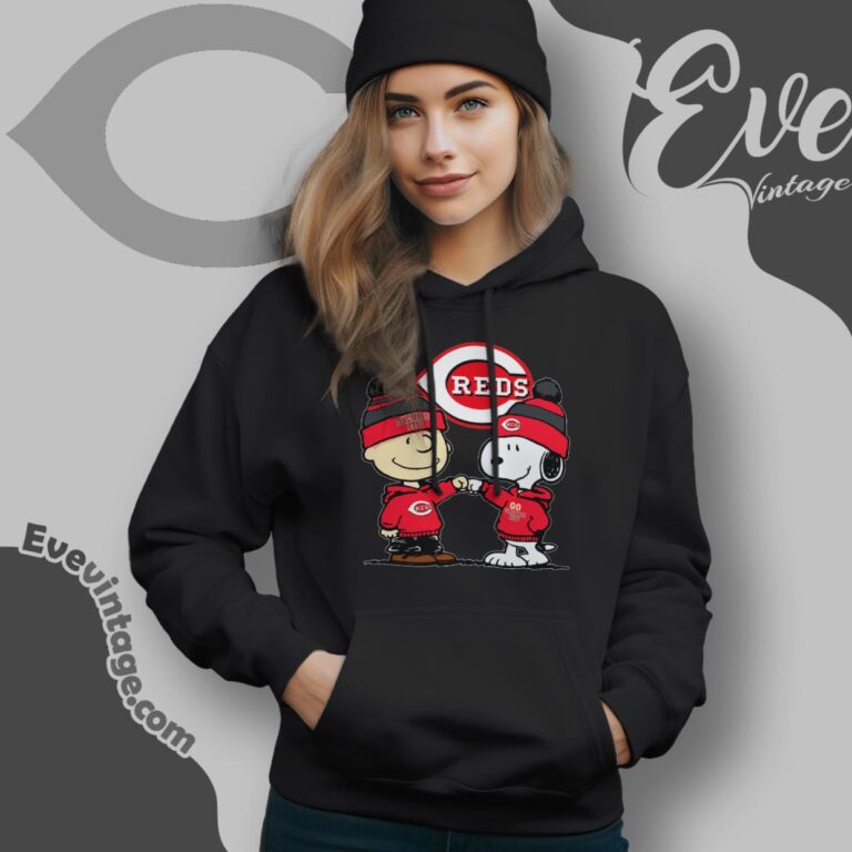 Charlie Brown And Snoopy Cincinnati Reds Shirt Hoodie Charlie Brown And Snoopy Cincinnati Reds Shirt Hoodie