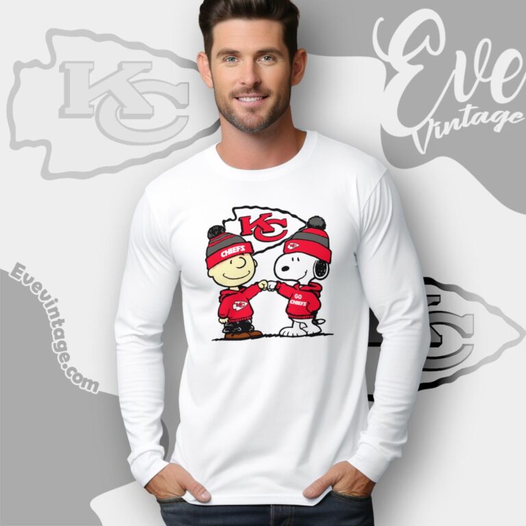Charlie Brown And Snoopy Kansas city Chiefs Shirt Long Sleeve Tee Charlie Brown And Snoopy Kansas city Chiefs Shirt Long Sleeve Tee