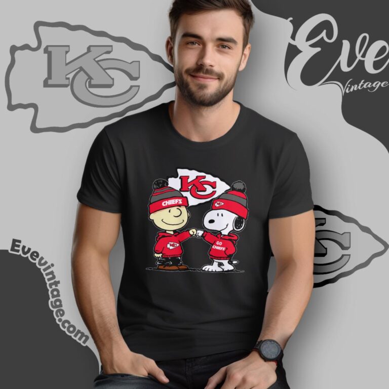Charlie Brown And Snoopy Kansas city Chiefs Shirt T Shirt Charlie Brown And Snoopy Kansas city Chiefs Shirt T Shirt