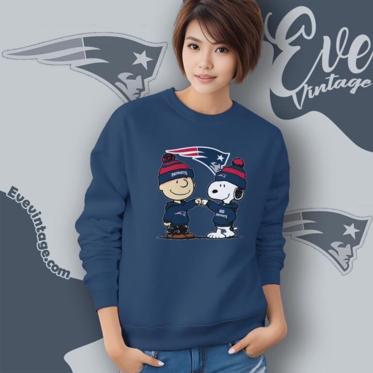 Charlie Brown And Snoopy New England Patriots Shirt Sweatshirt Charlie Brown And Snoopy New England Patriots Shirt Sweatshirt