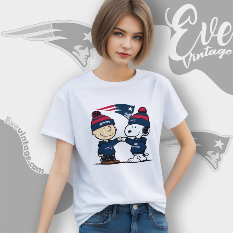 Charlie Brown And Snoopy New England Patriots Shirt Women T Shirt Charlie Brown And Snoopy New England Patriots Shirt Women T Shirt