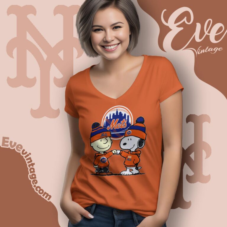 Charlie Brown And Snoopy New York Mets Shirt V Neck TShirt Charlie Brown And Snoopy New York Mets Shirt V Neck TShirt