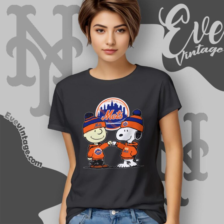 Charlie Brown And Snoopy New York Mets Shirt Women T Shirt Charlie Brown And Snoopy New York Mets Shirt Women T Shirt