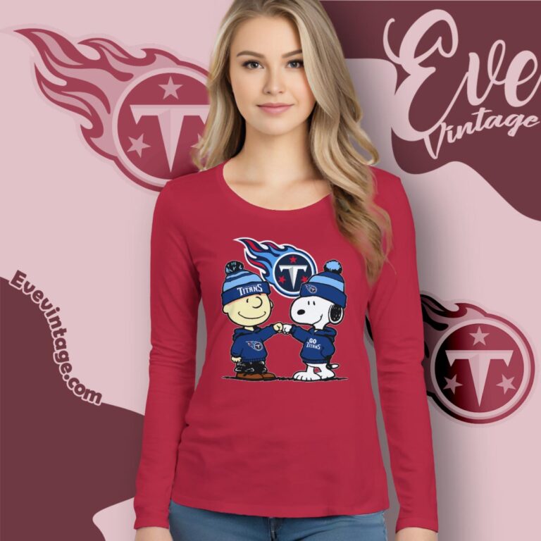Charlie Brown And Snoopy Tennessee Titans Shirt Long Sleeve Tee Charlie Brown And Snoopy Tennessee Titans Shirt Long Sleeve Tee