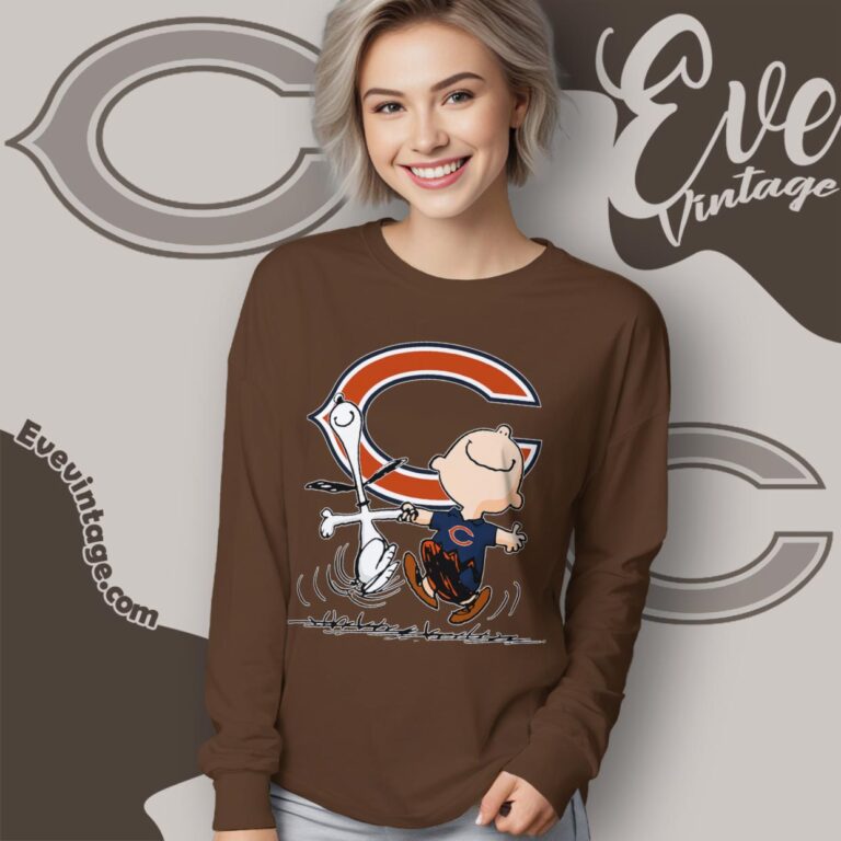 Chicago Bears Charlie Brown Snoopy Happy Dancing Shirt Long Sleeve Tee Chicago Bears Charlie Brown Snoopy Happy Dancing Shirt Long Sleeve Tee
