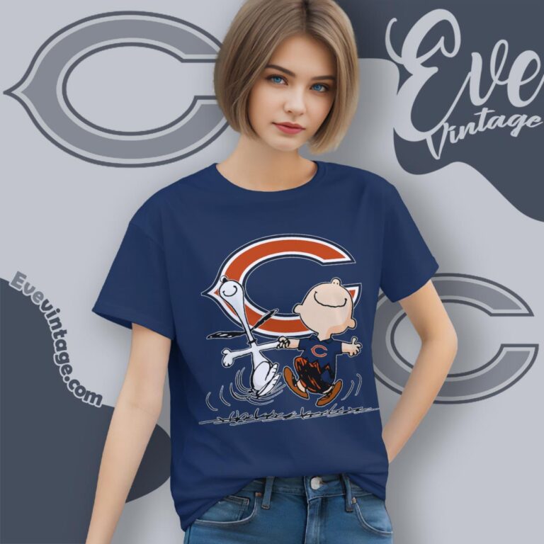 Chicago Bears Charlie Brown Snoopy Happy Dancing Shirt Women T Shirt Chicago Bears Charlie Brown Snoopy Happy Dancing Shirt Women T Shirt