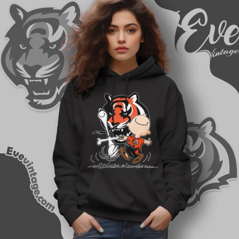 Cincinnati Bengals Charlie Brown Snoopy Happy Dancing Shirt Hoodie Cincinnati Bengals Charlie Brown Snoopy Happy Dancing Shirt Hoodie