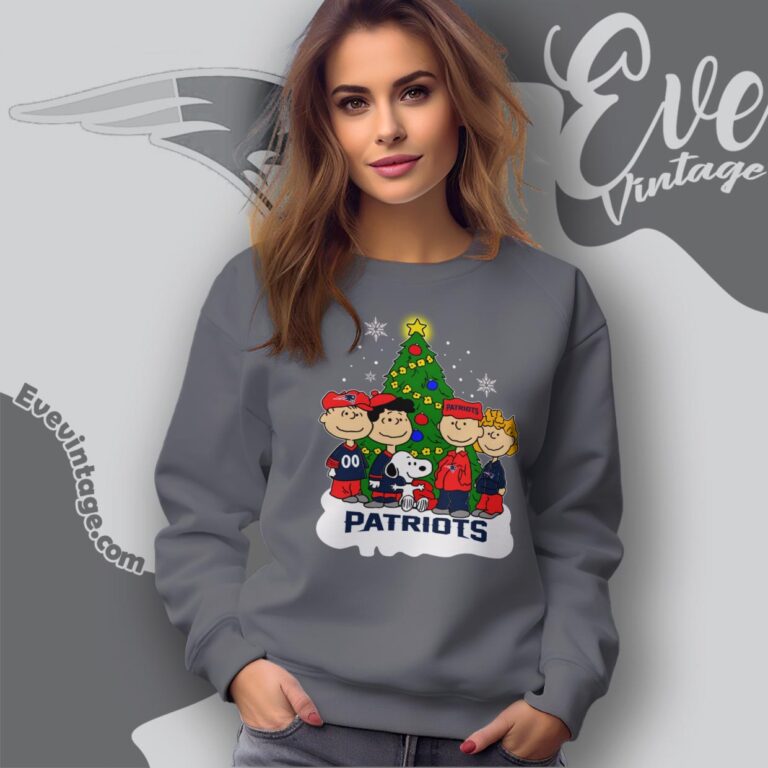 New England Patriots Snoopy The Peanuts Christmas Shirt Sweatshirt New England Patriots Snoopy The Peanuts Christmas Shirt Sweatshirt
