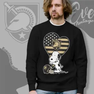 Snoopy Hugs Army Black Knights Heart Shirt Sweatshirt