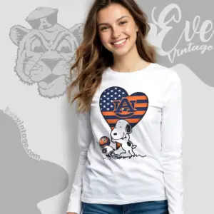 Snoopy Hugs Auburn Tigers Heart Long Sleeve Tee