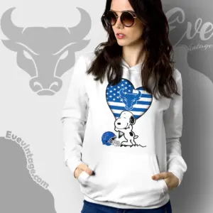 Snoopy Hugs Buffalo Bulls Heart Hoodie