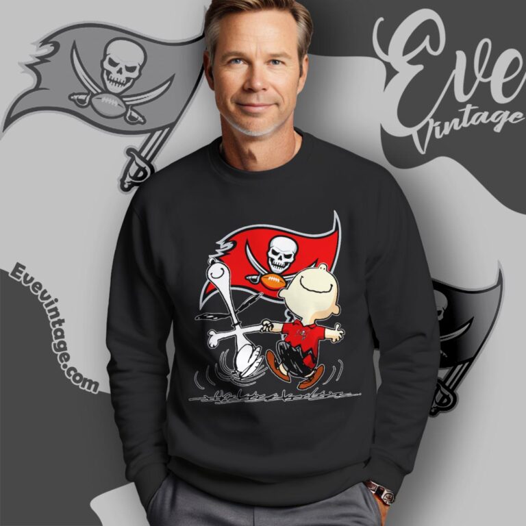 Tampa Bay Buccaneers Charlie Brown Snoopy Happy Dancing Shirt Sweatshirt Tampa Bay Buccaneers Charlie Brown Snoopy Happy Dancing Shirt Sweatshirt
