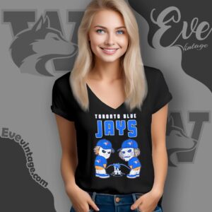 Toronto Blue Jays Peeing Los Angeles Dodgers Shirt V Neck TShirt